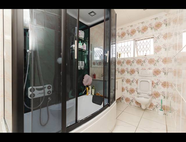 4 BEDROOM HOUSE FOR SALE IN ARENA PARK